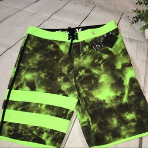 Men’s Hurley Phantom Board Shorts Size: 33